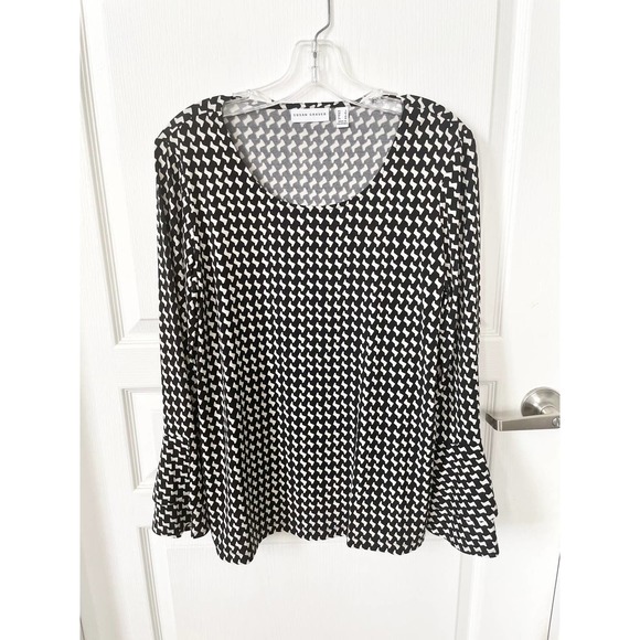 Susan Graver Printed Liquid Knit Top with Ruffle Cuffs Ivory Small - Picture 7 of 7